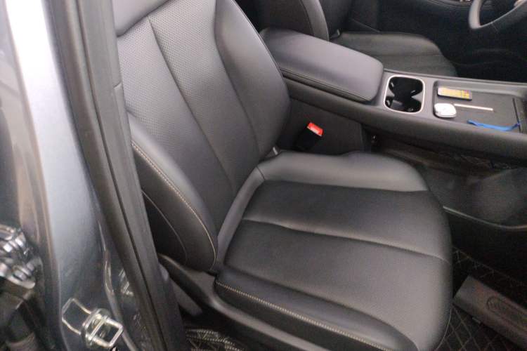 Used Baojun Yunhai 2024 140km Plug-in Hybrid Version
