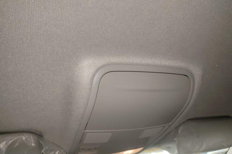 Used Volkswagen Tharu 2023 300TSI Two-Wheel-Drive Crescent Edition