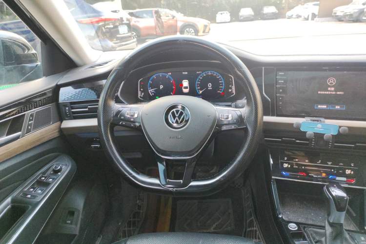Used Volkswagen Passat 2021 330TSI Luxury Edition
