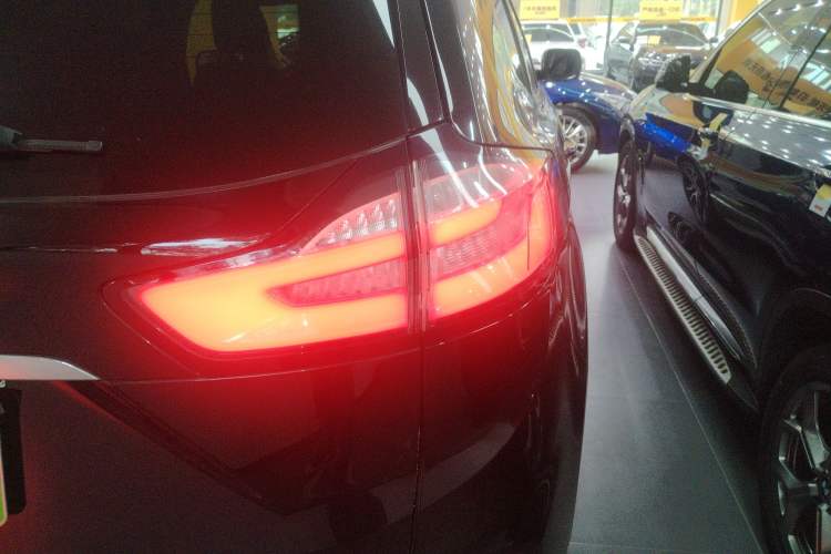 Used Ford Edge 2020 EcoBoost 245 Two-Wheel Drive Titanium 7-Seater
