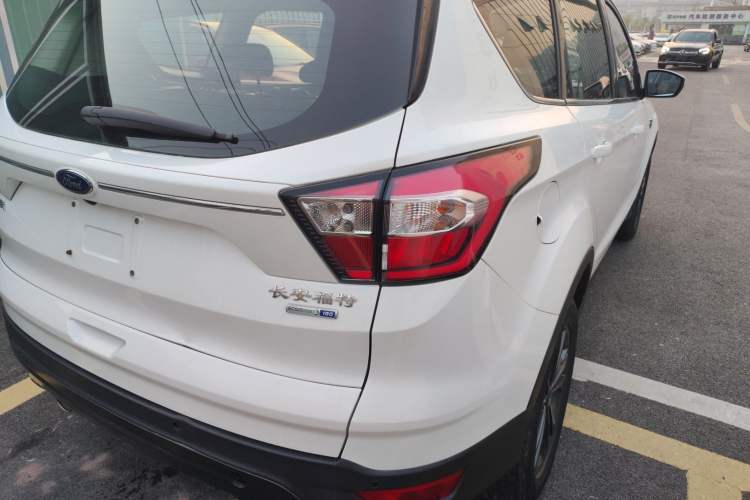 Used Ford Kuga 2019 EcoBoost 180 Two-Wheel-Drive Platinum Edition China VI Standard
