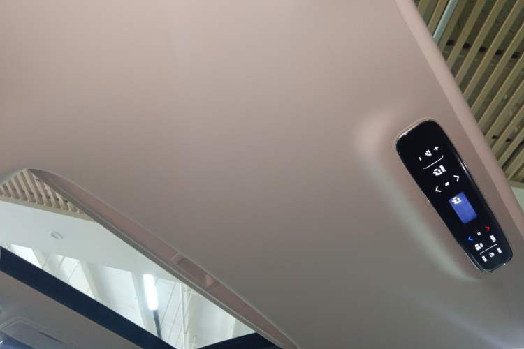 Used Honda Elysion 2022 2.0L eHEV Luxury Edition
