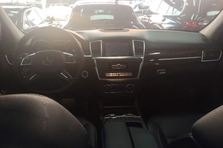 Used Mercedes-Benz M-Class 2014 ML 320 4MATIC