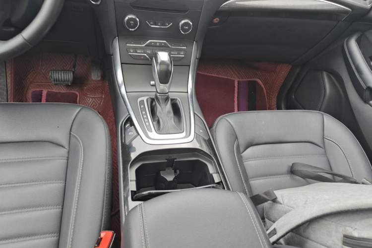 Used Ford Edge 2018 EcoBoost 245 Two-Wheel-Drive Titanium 7-Seater China VI Standard
