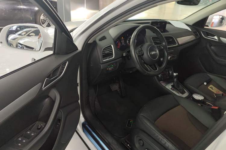 Used Audi Q3 2017 35 TFSI Fashion Model
