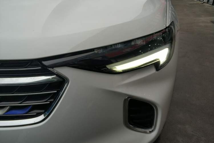 Used Buick Envision 2022 Facelift Encore S 652T Two-Wheel-Drive Luxury Model
