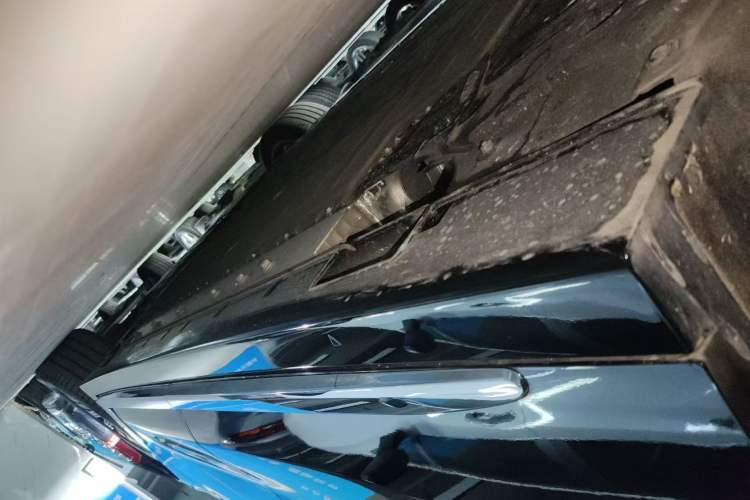 Used VOYAH Dream 2025 EV Four-Wheel Drive Flagship Kunpeng Edition
