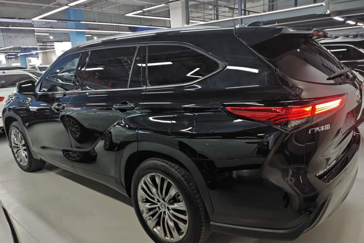 Used Toyota Highlander 2022 Dual-Engine 2.5L Four-Wheel Drive Prestige Version 7 Seats
