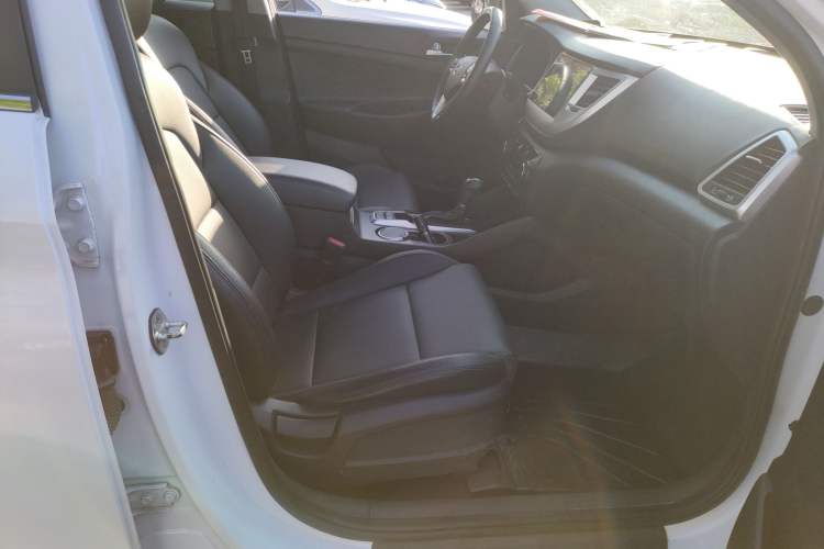 Used Hyundai Tucson 2015 1.6T Dual-Clutch Two-Wheel-Drive Smart Model