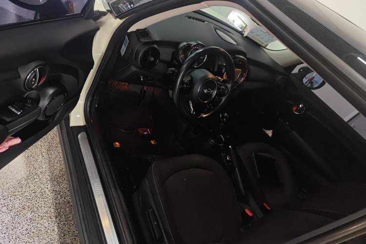 Used  MINI 2014 1.5T COOPER Fun
