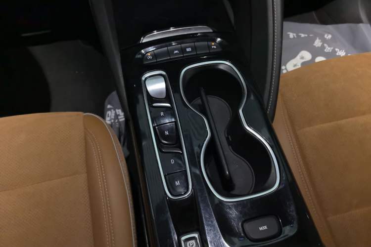 Used Buick Envision 2020 Encore S 652T Two-Wheel Drive Luxury Model
