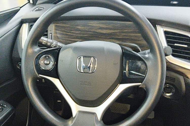 Used Honda Jade 2017 1.8L automatic Comfort version 5 seats
