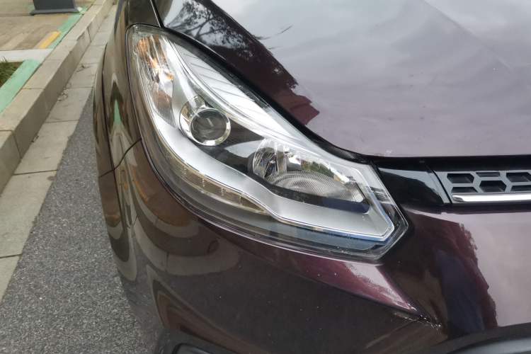 Used JMC Yusheng S350 2016 2.0T Automatic Two-Wheel Drive Gasoline Luxury Version with Sunroof 5 Seats
