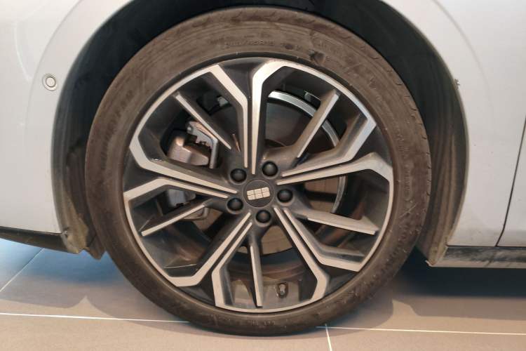 Used  E8 2025 700 km Long-Range Intelligent Driving Version