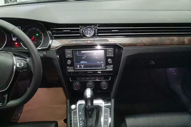 Used Volkswagen Magotan 2019 330TSI DSG Leading Model China VI Standard
