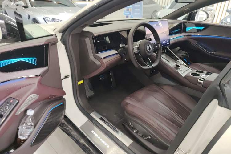 Used Denza Z9GT 2024 1100 Four-Wheel Drive Ultra Version
