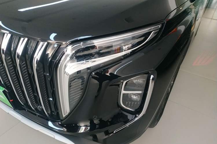 Used Hongqi HS7 PHEV 2024 2.0T PHEV Four-Wheel Drive Flagship Edition 7 Seats
