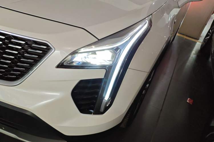 Used Cadillac XT4 2018 28T Two-Wheel Drive Leading Version
