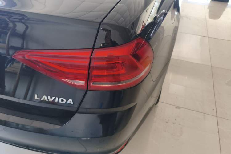 Used Volkswagen Lavida 2017 1.6L Automatic Fashion Edition