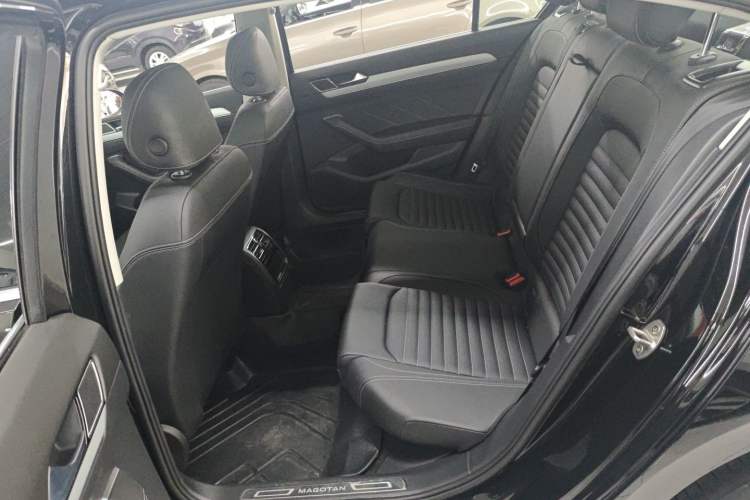 Used Volkswagen Magotan 2025 Zhongxiang Version 280TSI DSG Comfort Edition