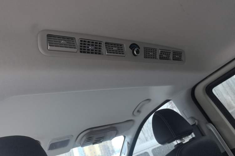 Used FORTHING Lingzhi PLUS 2024 1.5T Manual Luxury 7-Seater