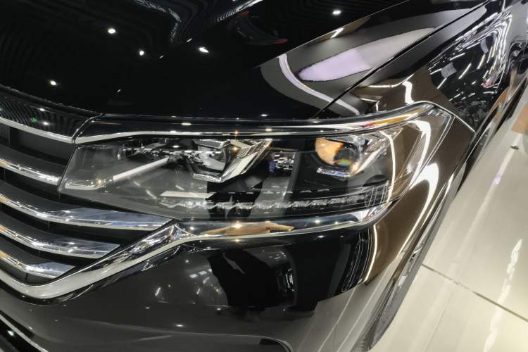 Used Volkswagen Viloran 2024 380TSI Luxury Edition
