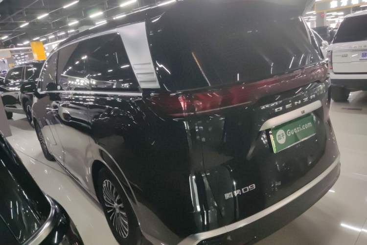 Used Denza D9 2024 DM-i 1050 Luxury Model