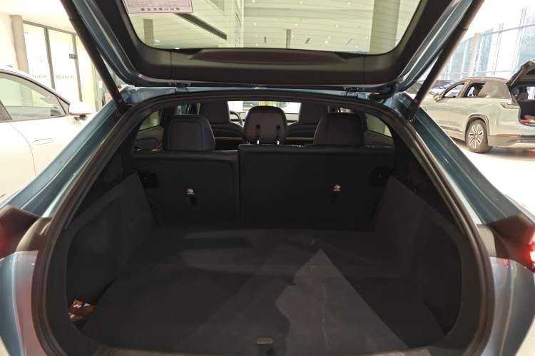 Used ONVO L60 2024 60 kWh Rear-Drive Version