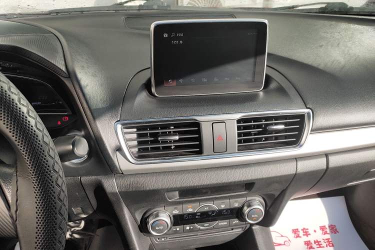 Used Mazda Mazda 3 Axela 2014 Sedan 1.5L Automatic Luxury Model