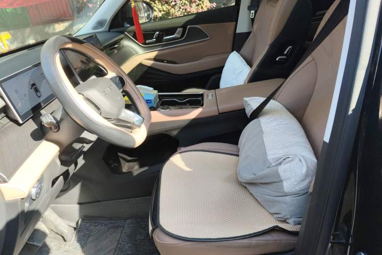 Used Chery Tiggo 8 L 2024 2.0T Two-Wheel-Drive Luxury Version 7 Seats
