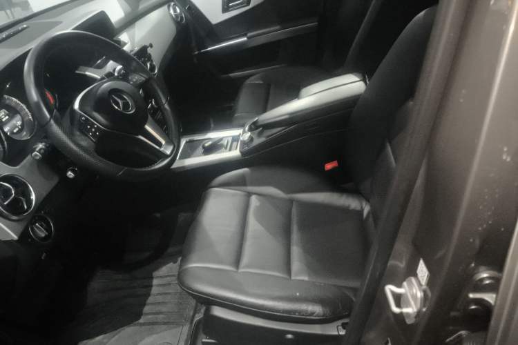 Used Mercedes-Benz GLK-Class 2013 GLK 300 4MATIC Dynamic Sunroof Model
