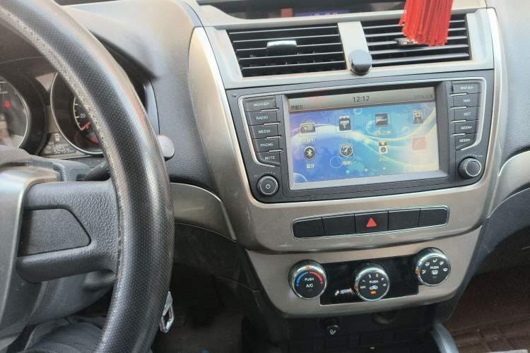 Used Geely Auto GX7 2015 Classic Edition 1.8L Manual Elite Model China V Standard
