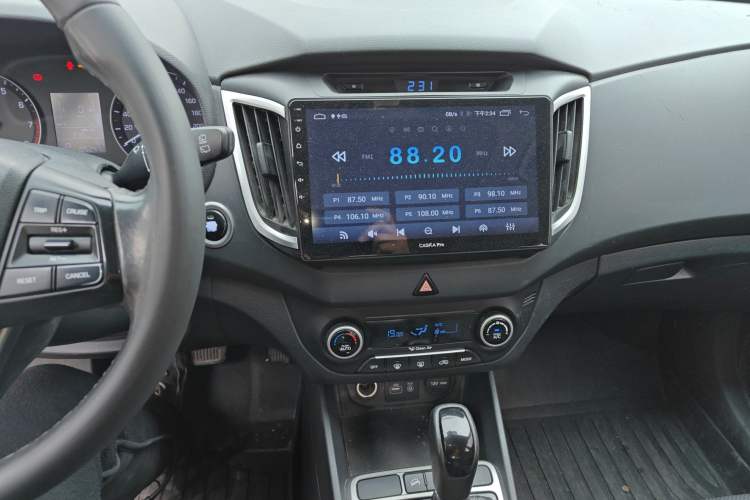 Used Hyundai ix25 2015 1.6L Automatic Two-Wheel-Drive Deluxe DLX Model