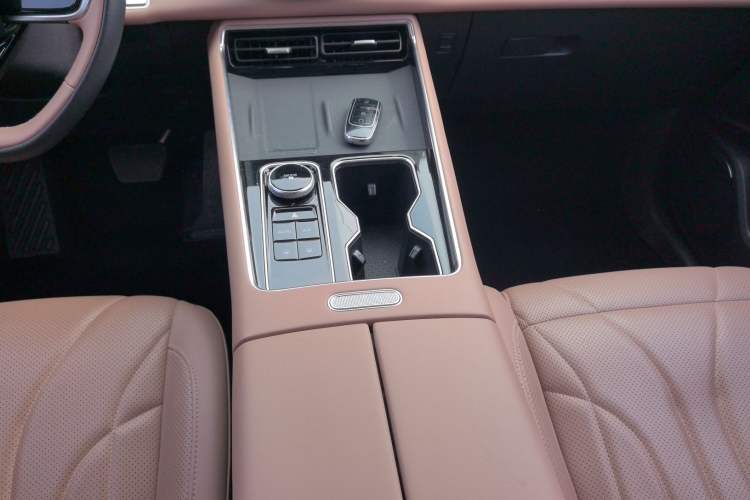 Used Chery Tiggo 8 L 2024 2.0T Two-Wheel Drive Prestige Version 5 Seats