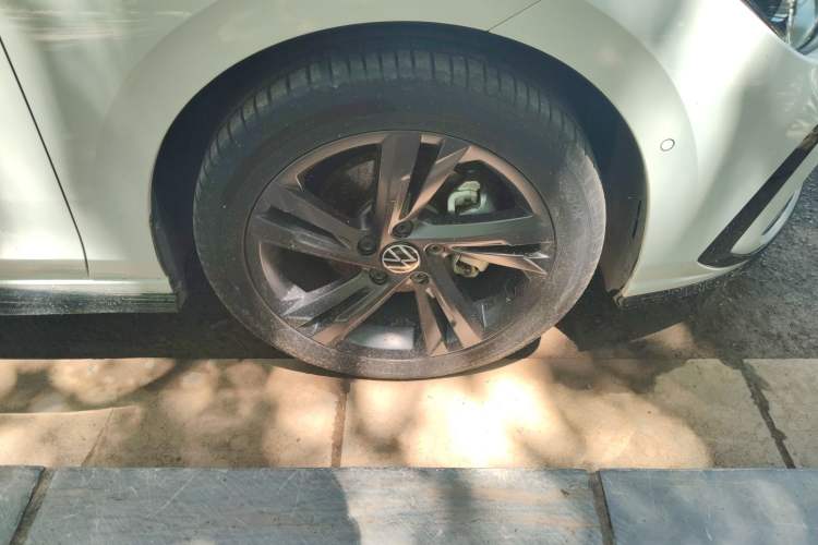 Used Volkswagen Golf 2023 Facelift 280TSI DSG R-Line Lite
