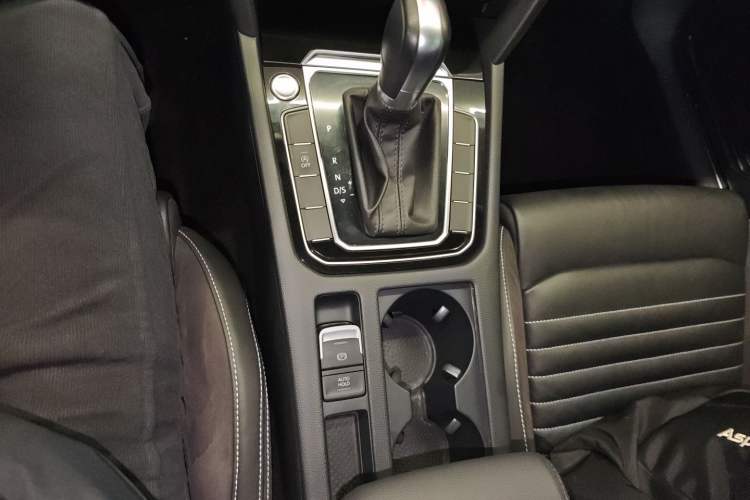 Used Volkswagen Magotan 2020 330TSI DSG Leading Model
