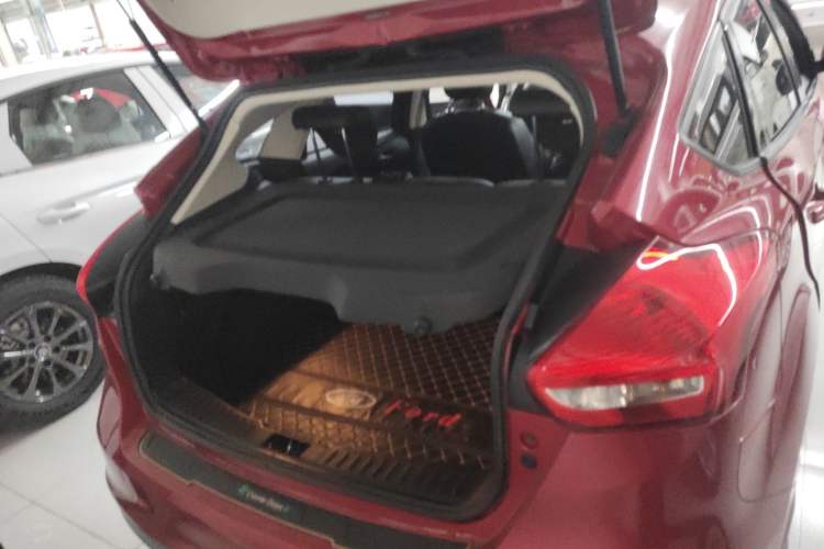 Used Ford Focus 2017 Hatchback EcoBoost 125 Automatic - Ultra-Powerful Style Edition with Smart Drive Features
