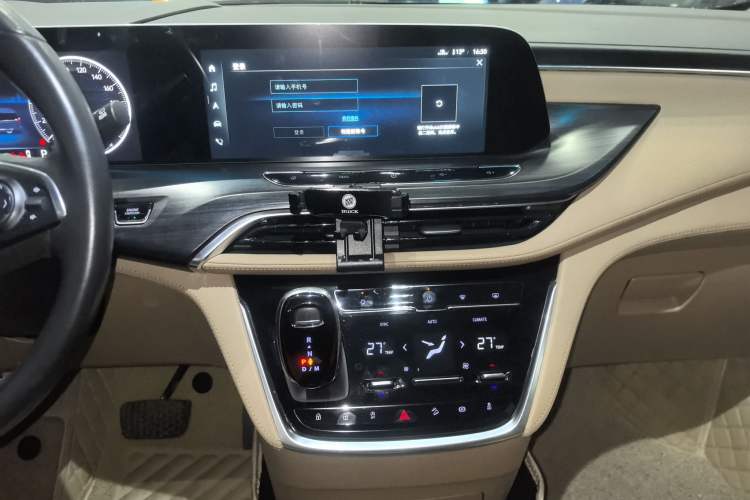 Used Buick GL8 2020 ES Land Cruiser 653T Luxury Model
