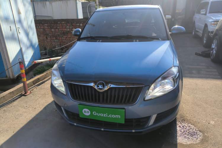 Used Skoda Fabia 2014 1.4L Automatic Crystal Edition
