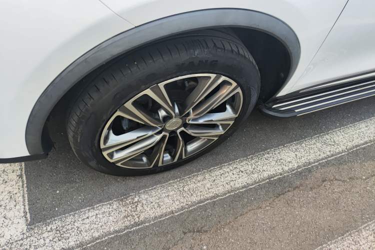 Used BYD Tang 2019 2.0T Automatic SmartConnect Luxury Version 5 Seats China VI Standard