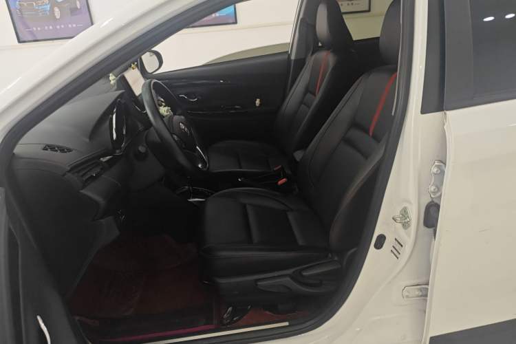 Used Toyota YARiS L 2022 X-Trail 1.5L CVT Luxury PLUS Edition
