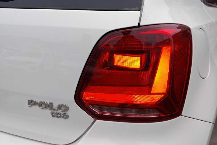 Used Volkswagen Polo 2016 1.6L Automatic Comfort Model
