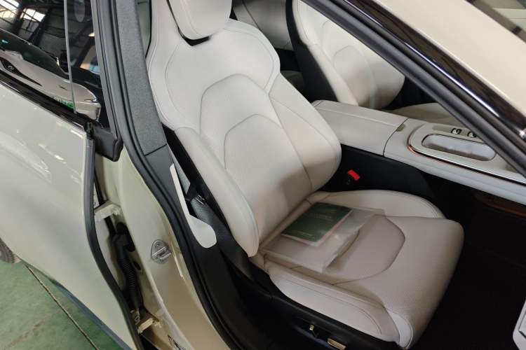 Used  SU7 2024 Rear-Drive Long-Range Intelligent Driving Version
