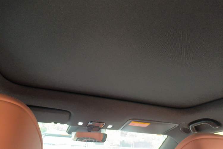 Used  E07 2025 All-Electric 4x4 90kWh Ultra High-Performance Edition
