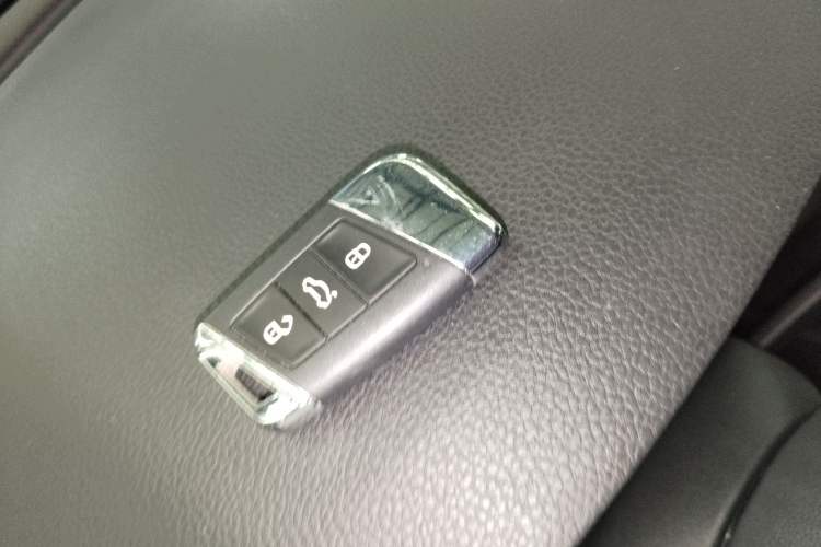 Used Volkswagen Magotan 2023 2 Million Units Commemorative Edition 330TSI DSG Luxury Version
