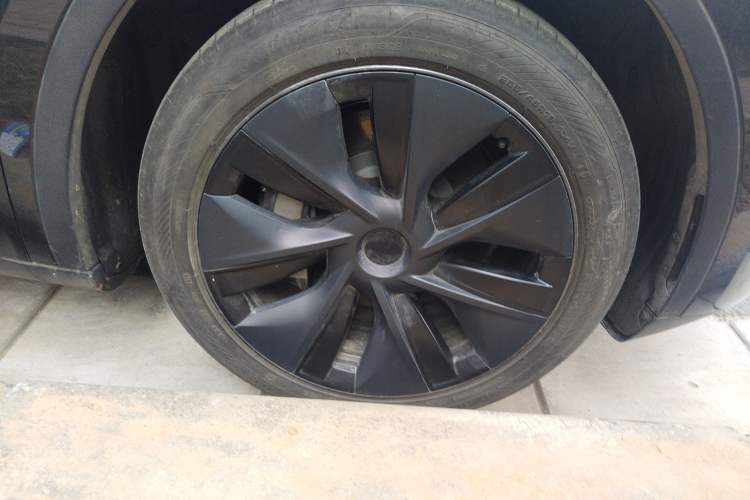 Used Tesla Model Y 2024 Rear-Wheel-Drive Version
