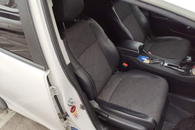 Used Honda Jade 2014 1.8L Automatic Comfort Elite Version 5 Seats
