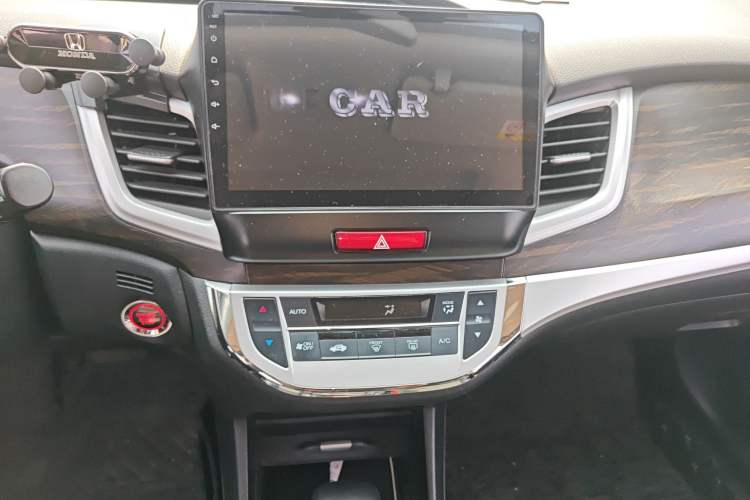 Used Honda Jade 2017 1.8L automatic Comfort version 5 seats
