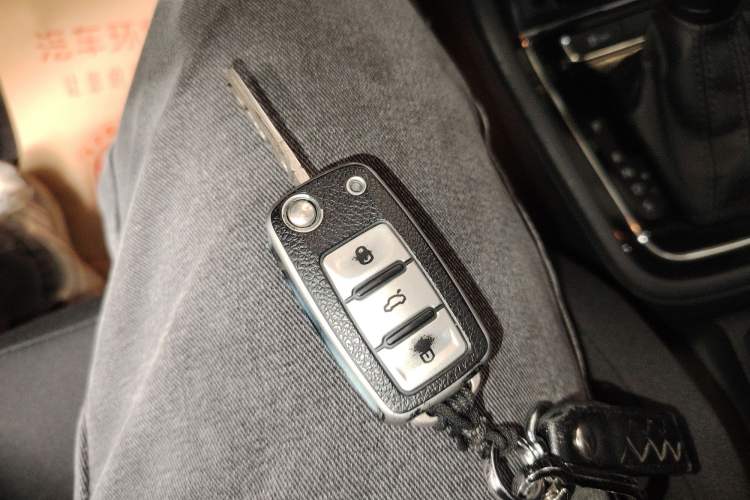 Used Volkswagen Bora 2015 Value Edition 1.6L Automatic Fashion Version
