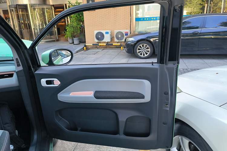 Used Chery QQ Ice Cream 2022 120km Conical Shape Lithium Iron Phosphate
